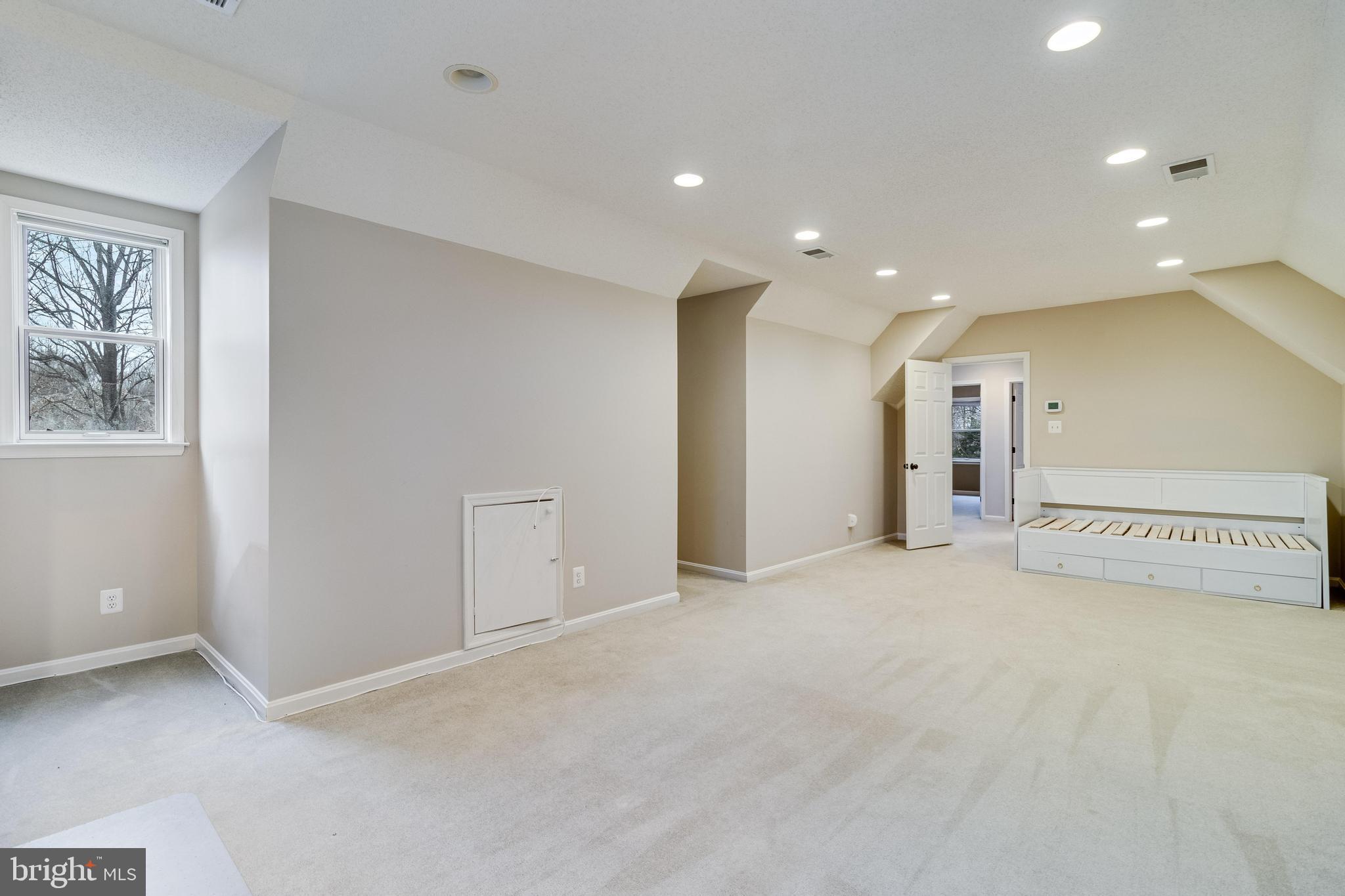 SWANSON CREEK LANDING - Residential