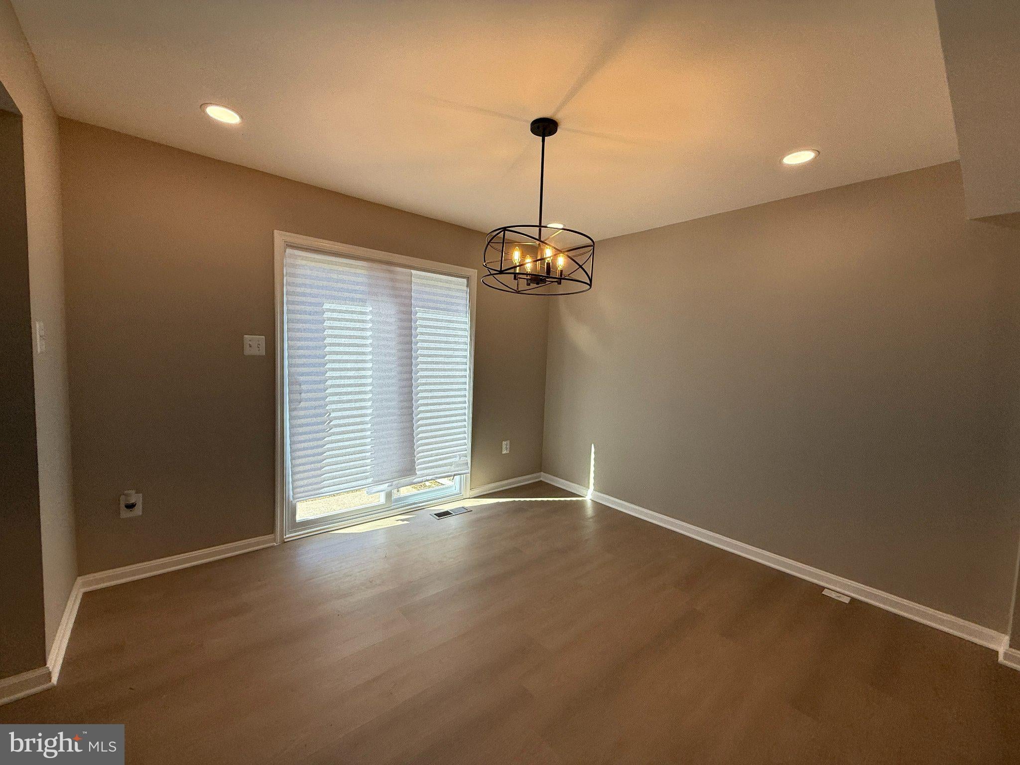 15014 DINSDALE DRIVE