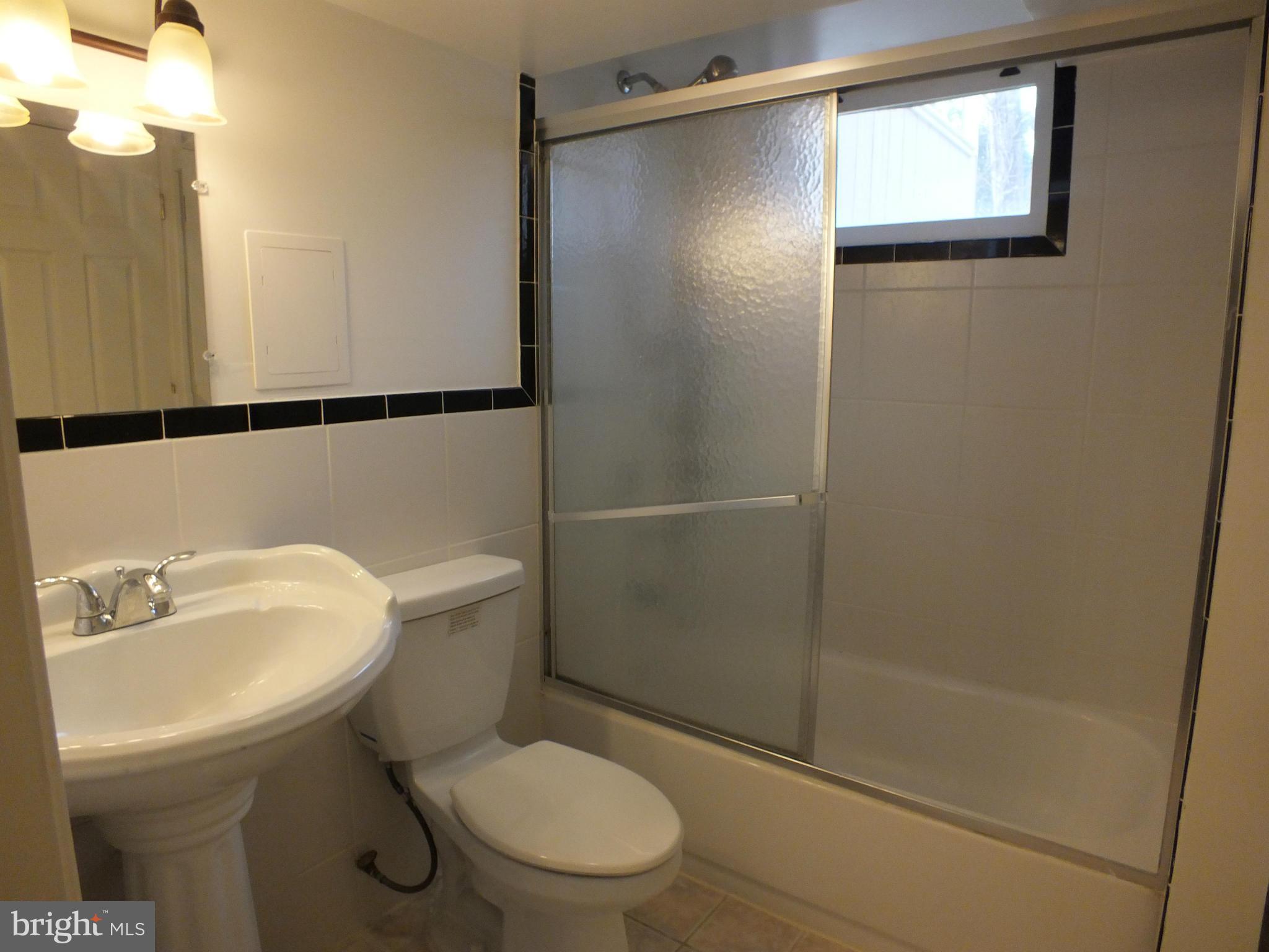 BRAD LEE HOMES - Residential