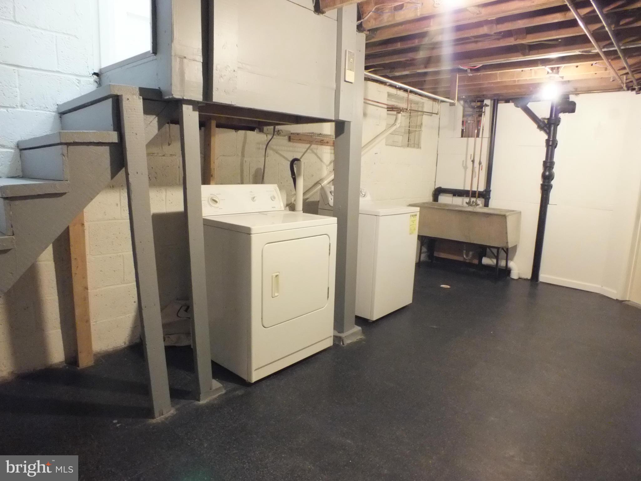 BRAD LEE HOMES - Residential