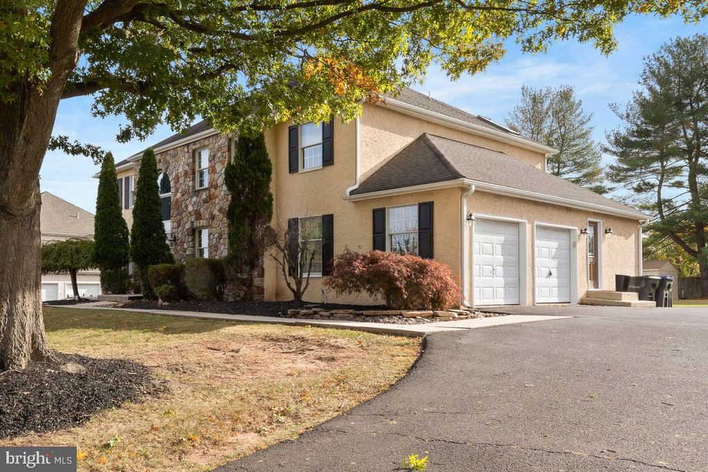 Photo of 232 11th Ave, COLLEGEVILLE, PA 19426 (MLS # PAMC2160094)