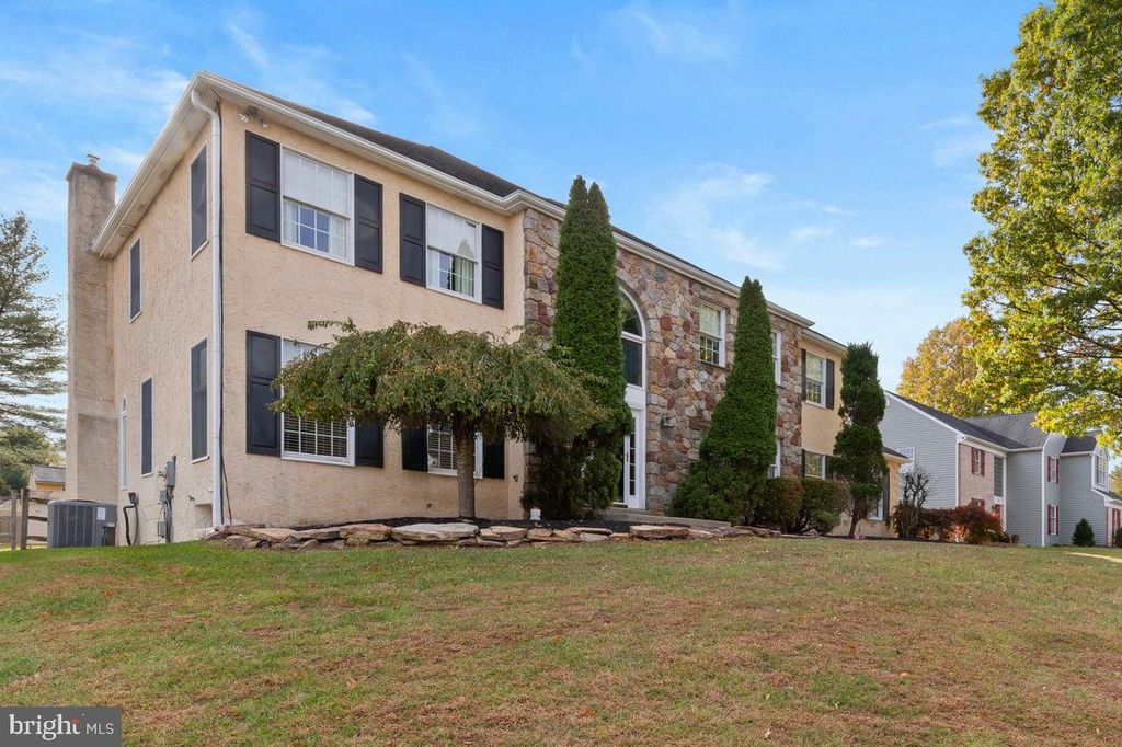 Photo of 232 11th Ave, COLLEGEVILLE, PA 19426 (MLS # PAMC2160094)