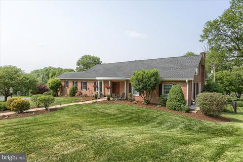 Photo of 1113 COLONIAL RD, LANCASTER, PA 17603 (MLS # PALA2035516)