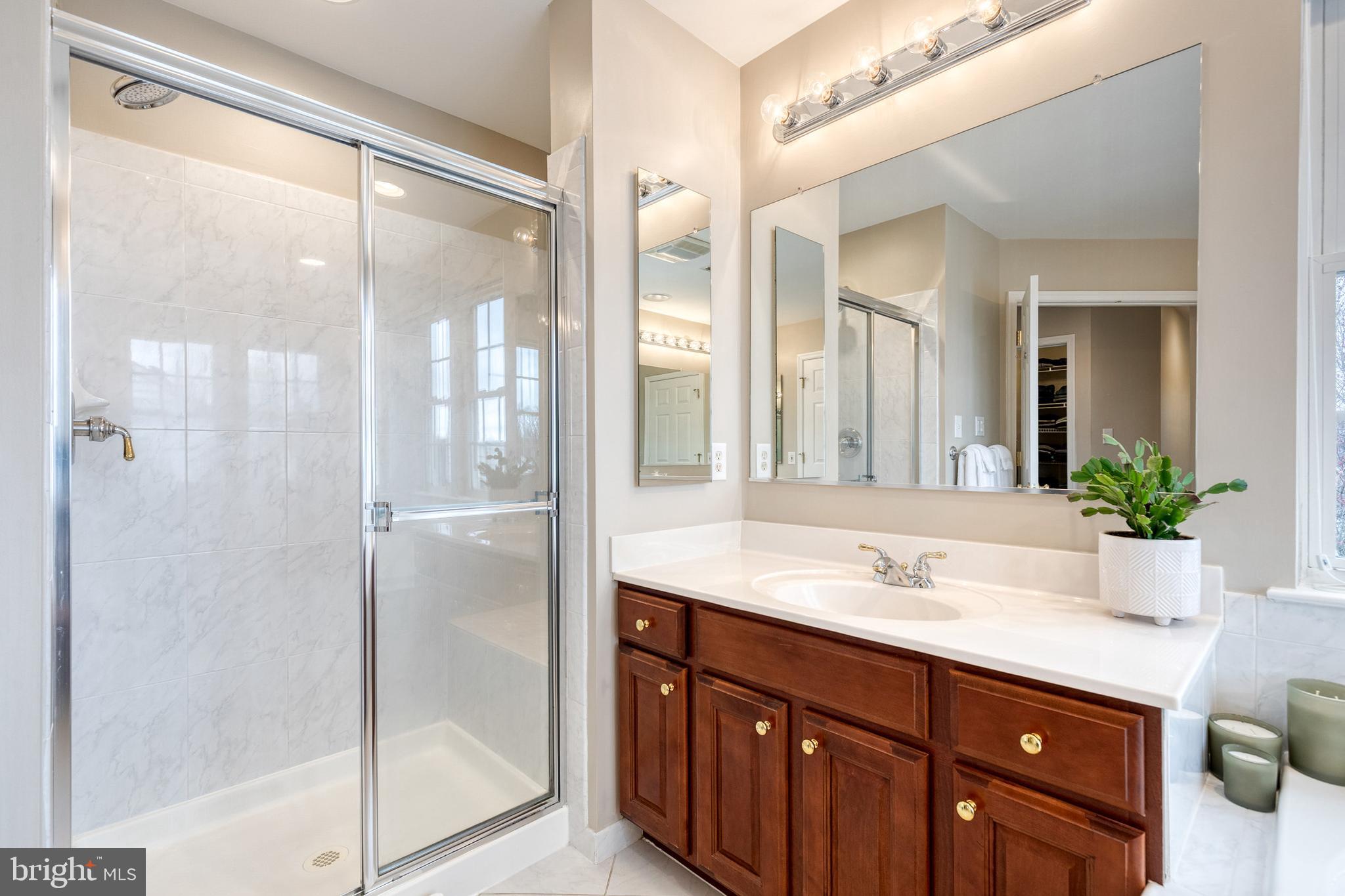 GROVEMONT - Residential