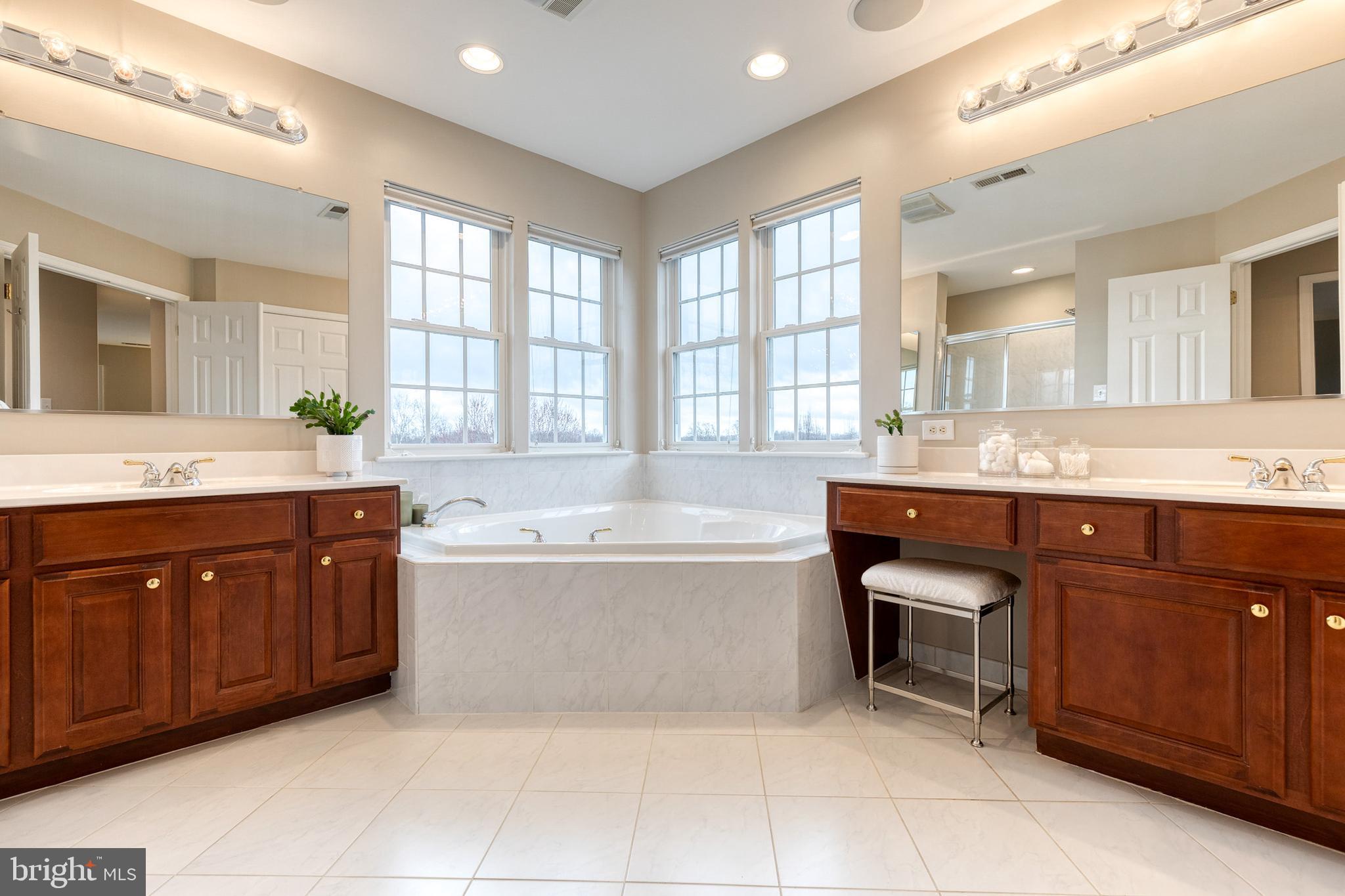 GROVEMONT - Residential