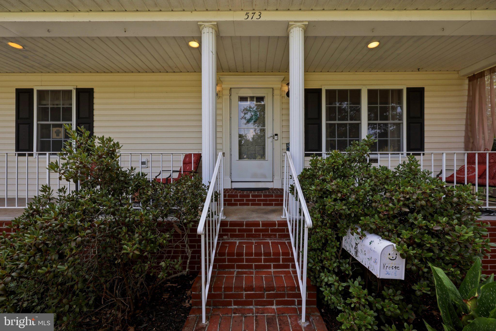 573 LEWIS STREET
