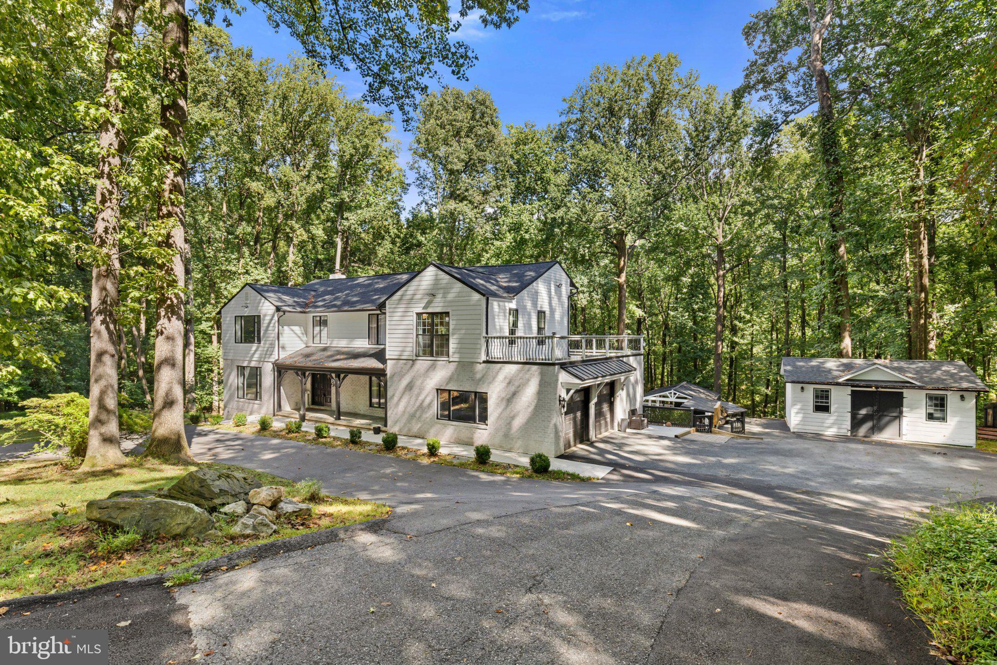 3 PEMBERLY LANE