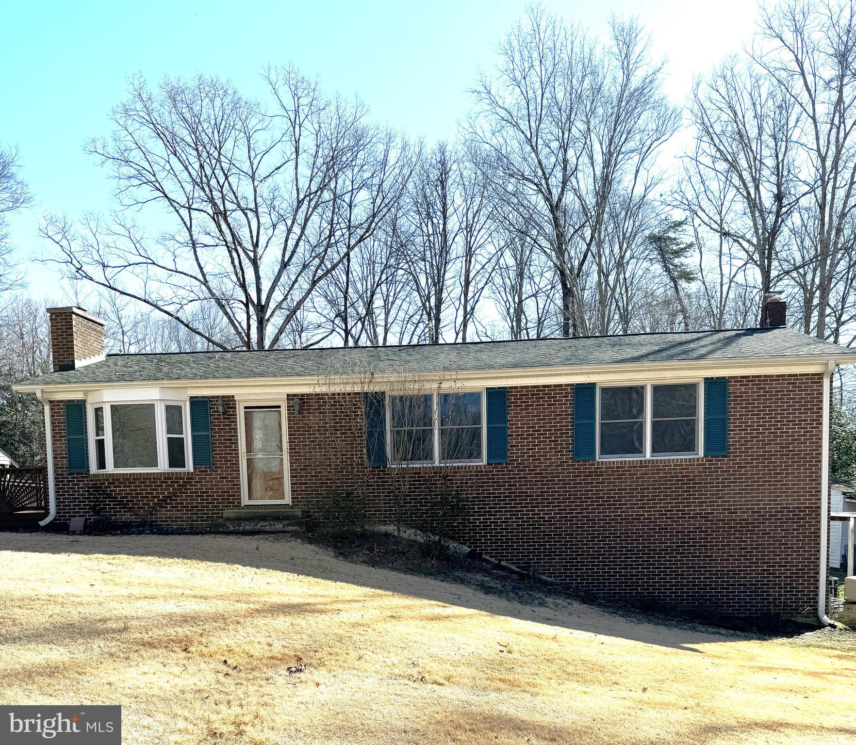 COUNTRY LAKES - Residential