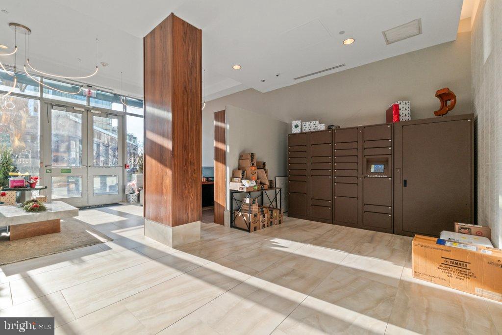 HARBOR EAST - Residential