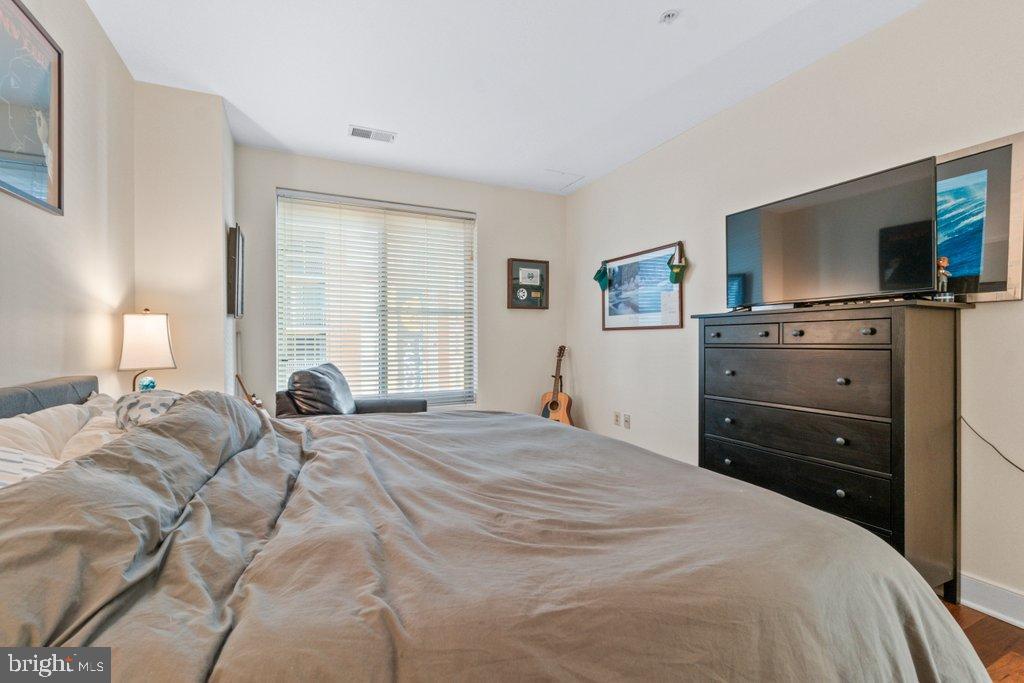 HARBOR EAST - Residential