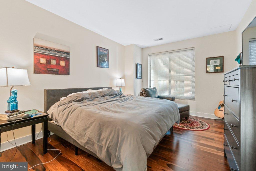 HARBOR EAST - Residential