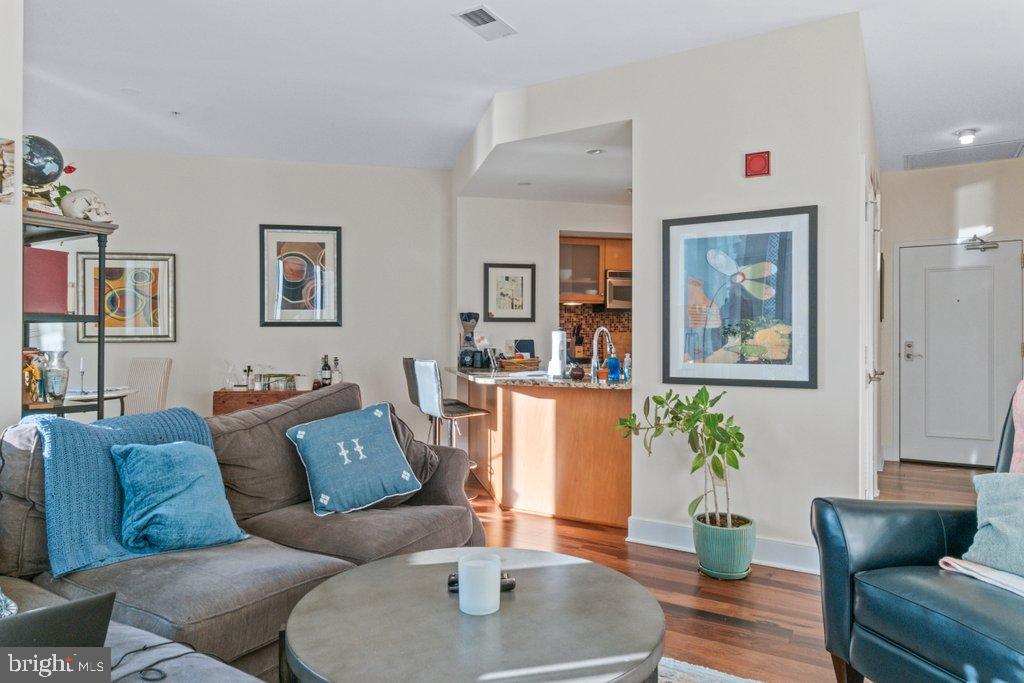 HARBOR EAST - Residential