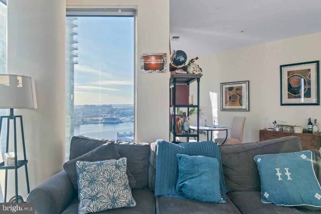 HARBOR EAST - Residential