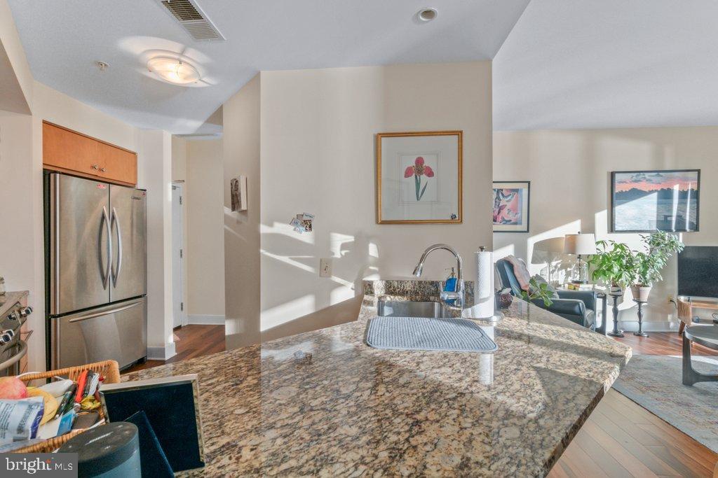 HARBOR EAST - Residential