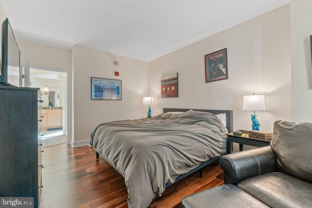 HARBOR EAST - Residential