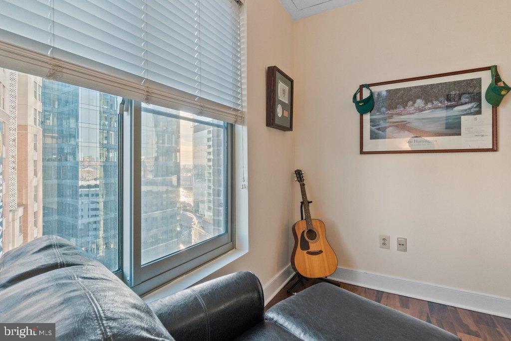 HARBOR EAST - Residential