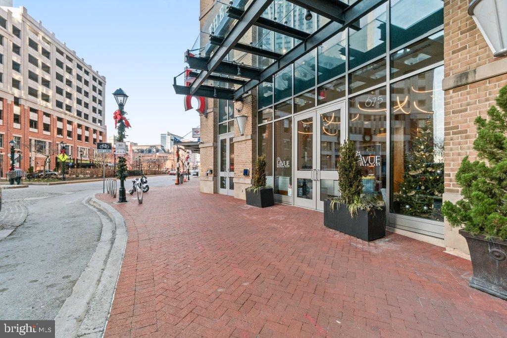 HARBOR EAST - Residential