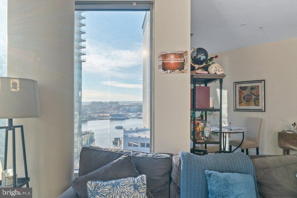 HARBOR EAST - Residential