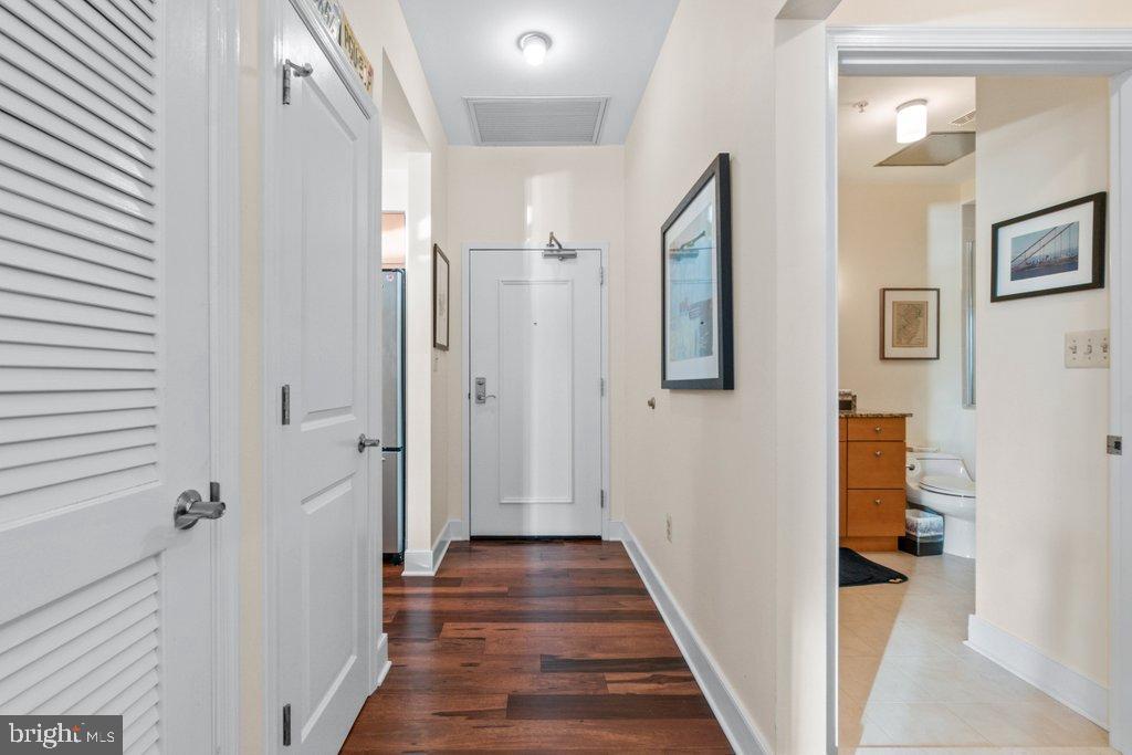 HARBOR EAST - Residential