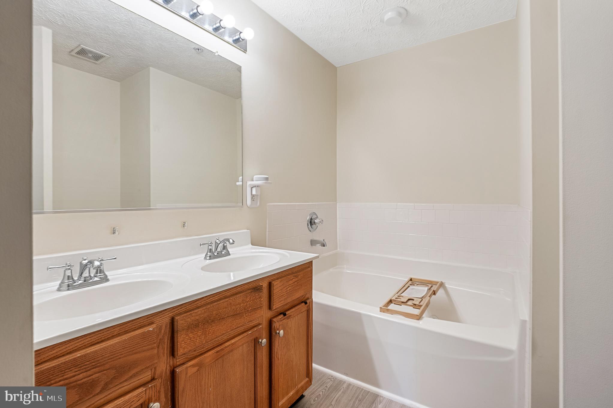 ANNAPOLIS OVERLOOK - Residential