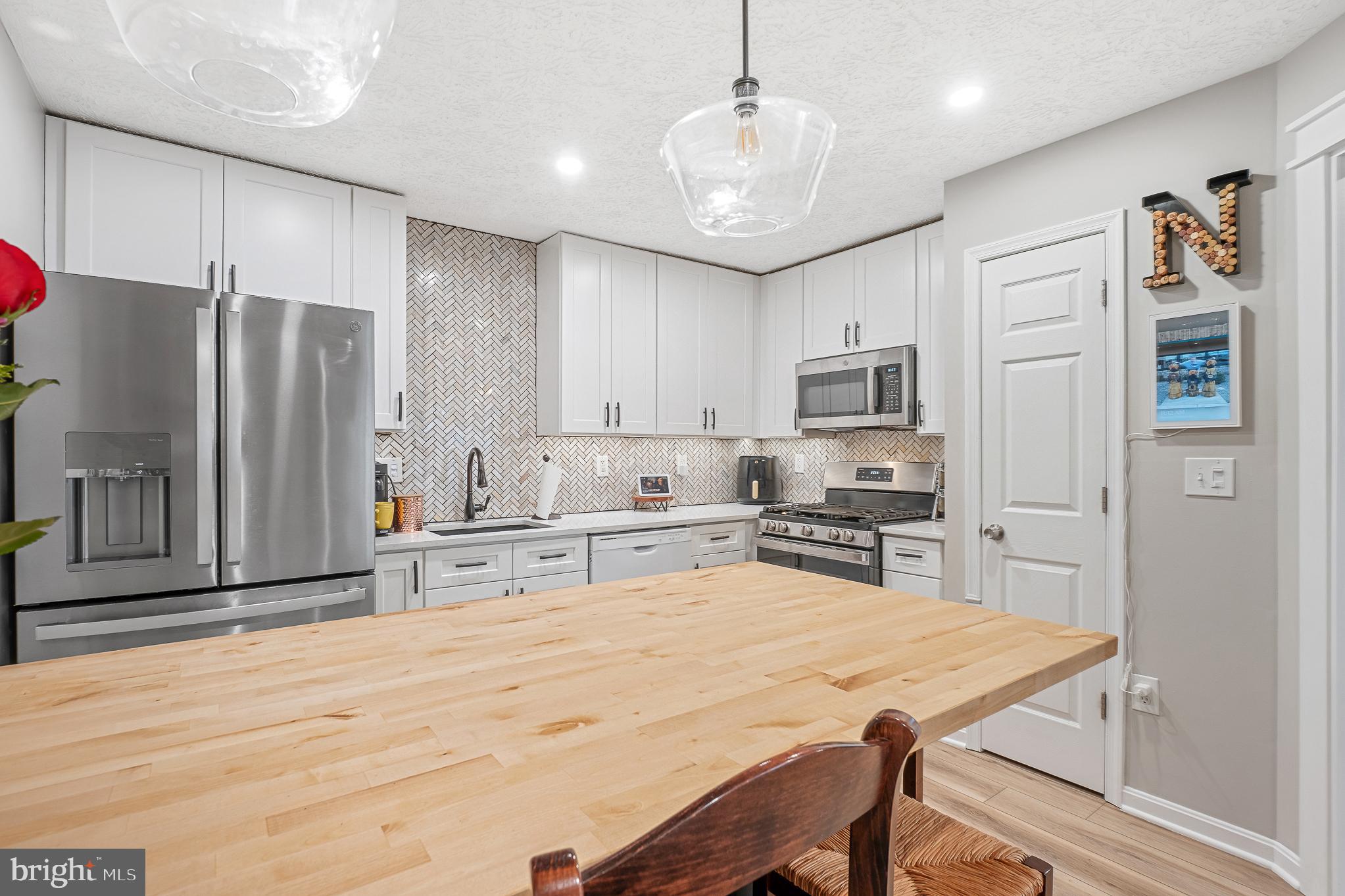 ANNAPOLIS OVERLOOK - Residential