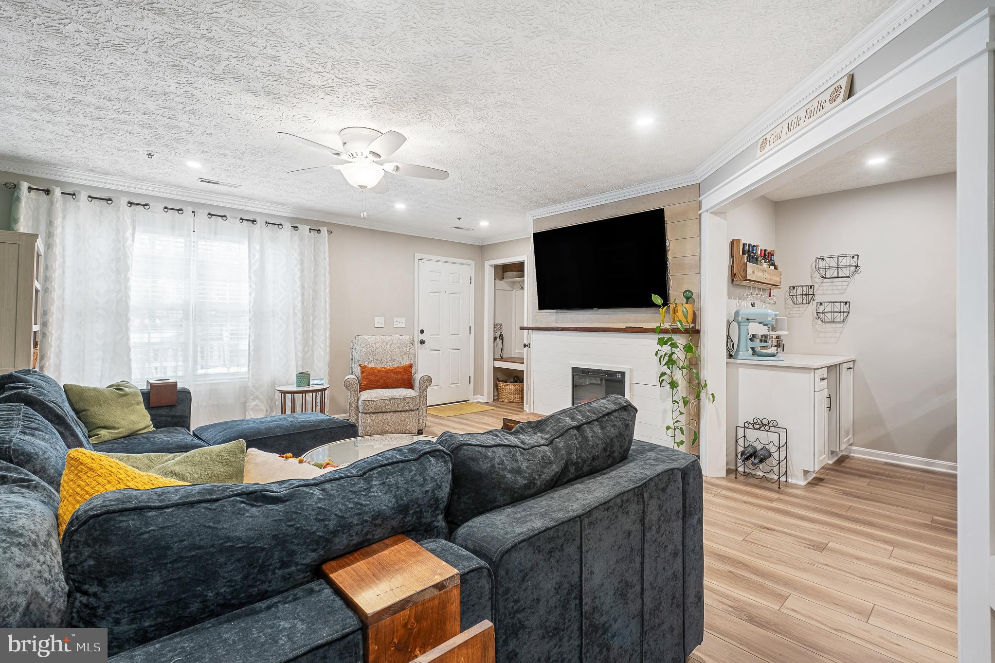 ANNAPOLIS OVERLOOK - Residential