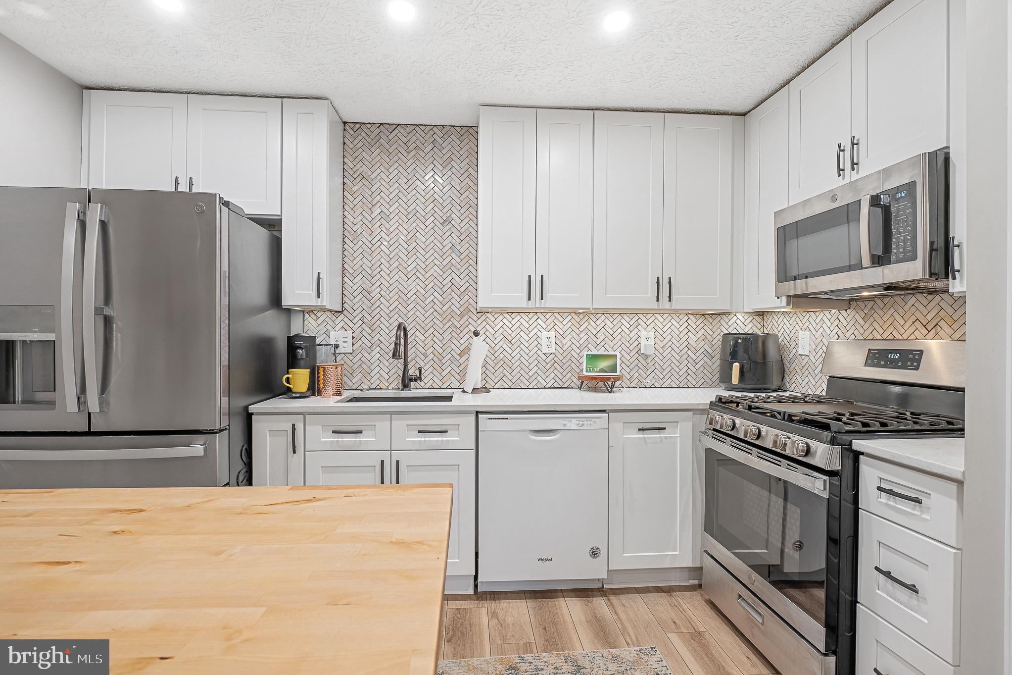 ANNAPOLIS OVERLOOK - Residential