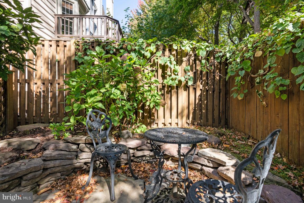 TYSONS TERRACE - Residential