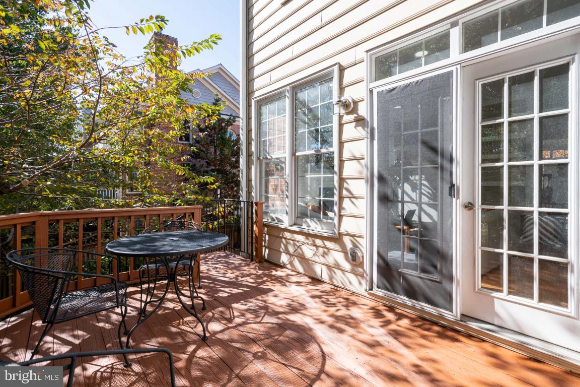 TYSONS TERRACE - Residential