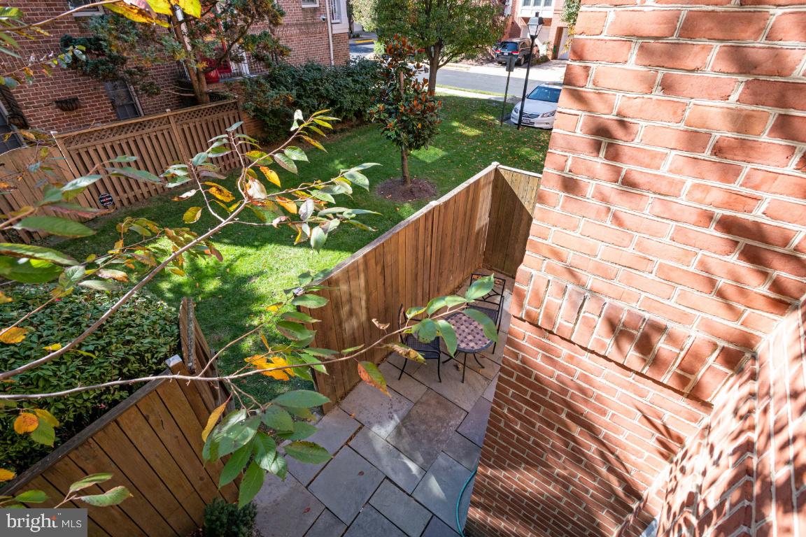 TYSONS TERRACE - Residential