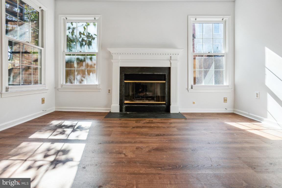 TYSONS TERRACE - Residential