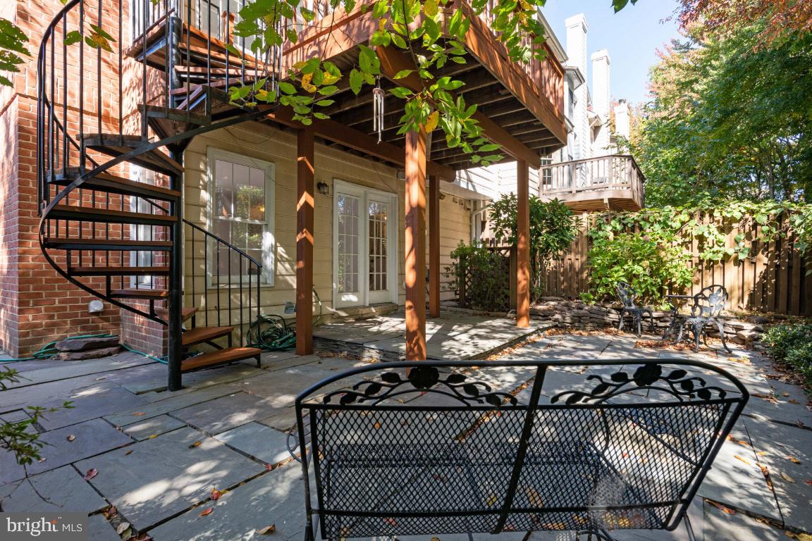 TYSONS TERRACE - Residential