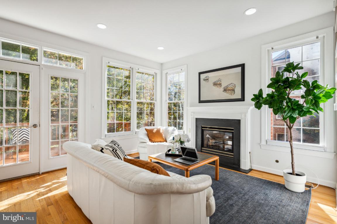 TYSONS TERRACE - Residential