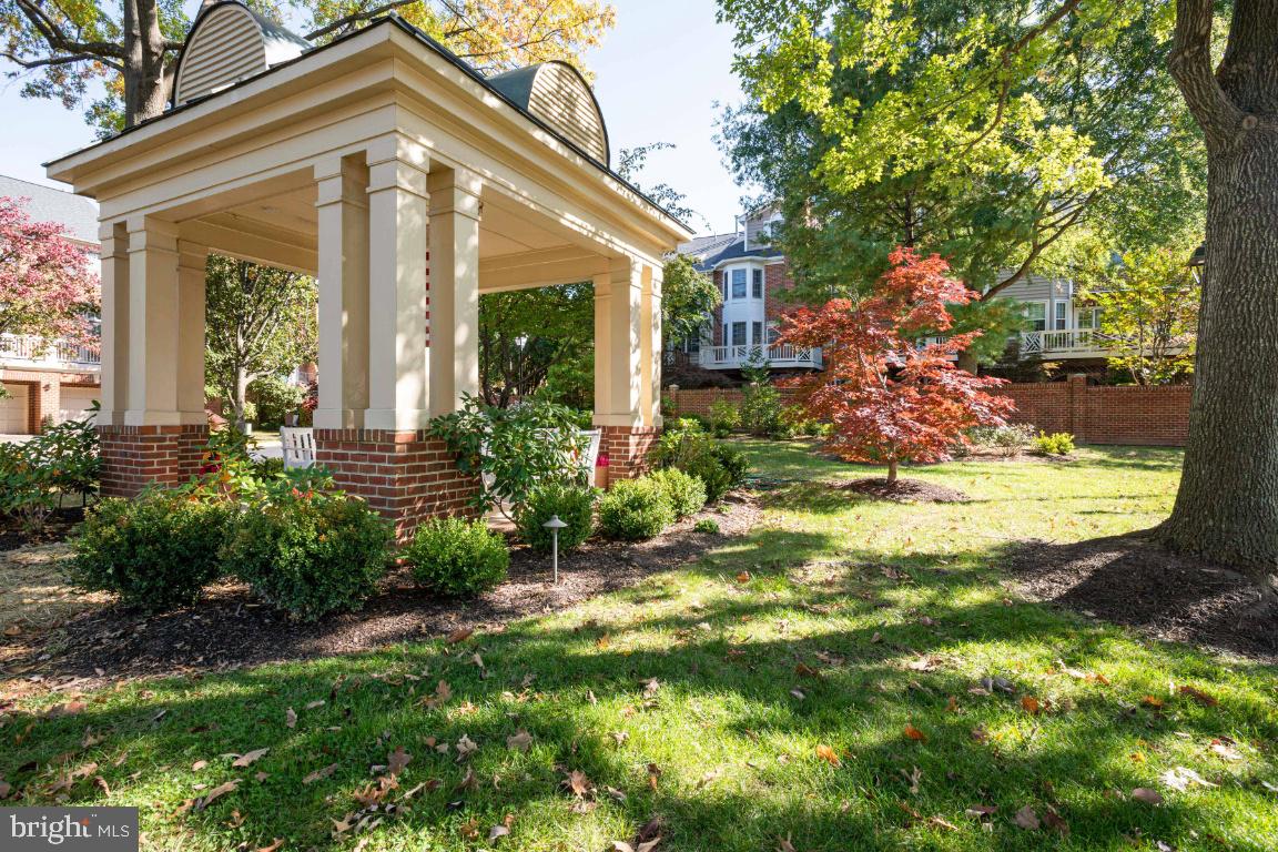 TYSONS TERRACE - Residential