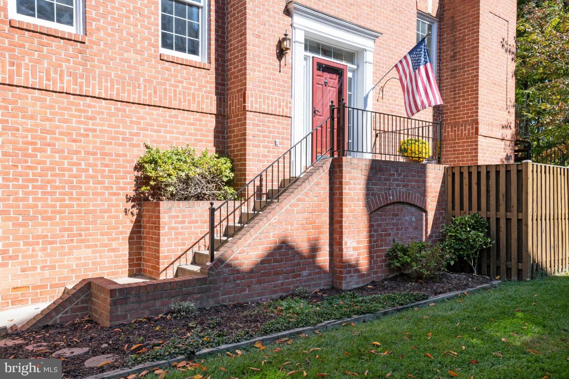 TYSONS TERRACE - Residential