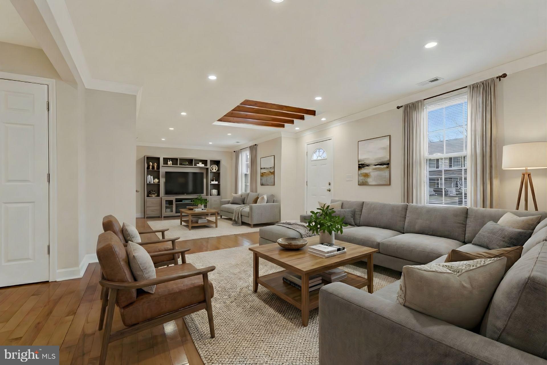 5200 MAPLESHADE LANE W