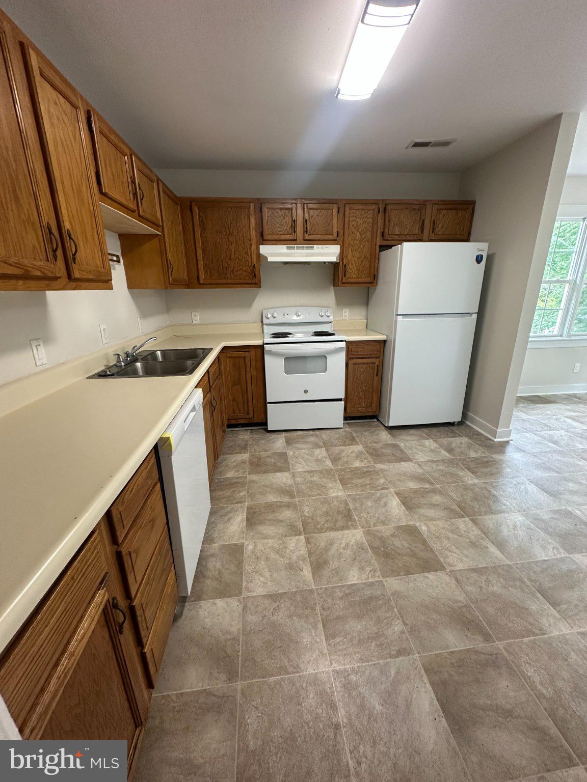 5392 HARBOR COURT UNIT 100