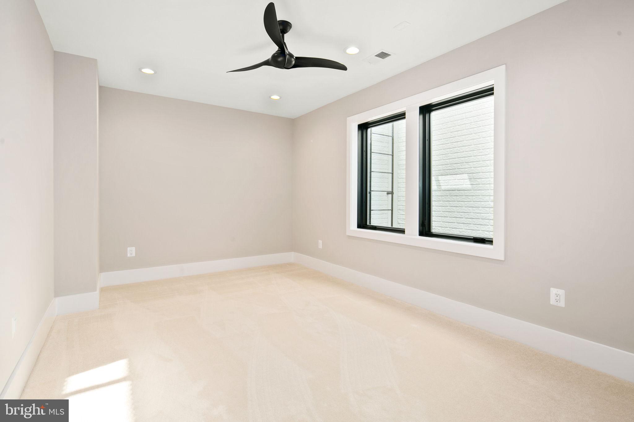 ARLINGWOOD - Residential