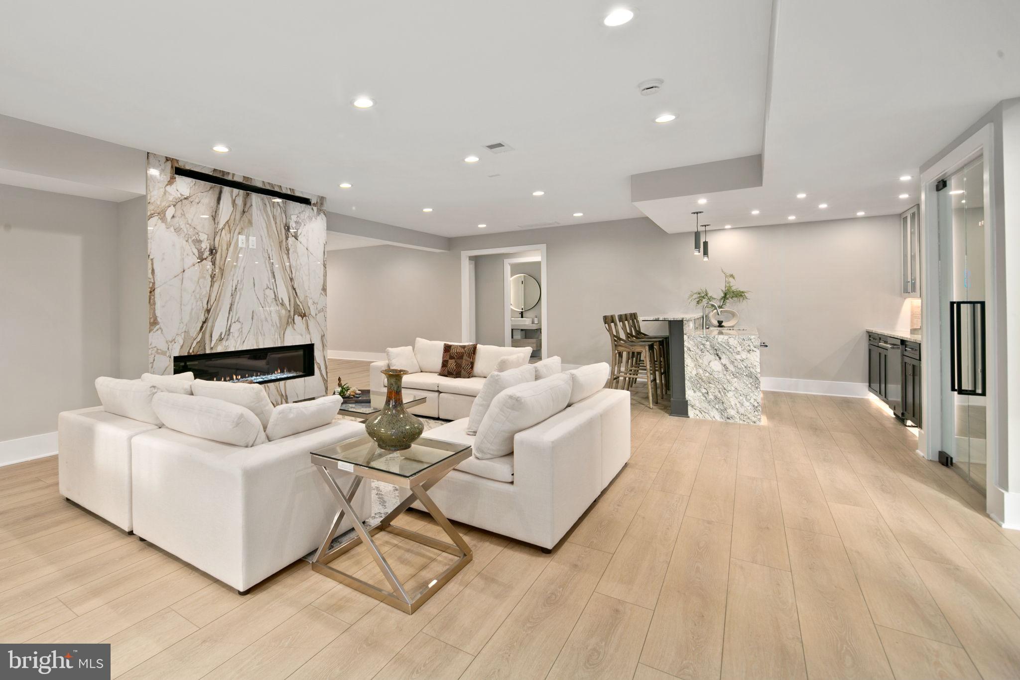 ARLINGWOOD - Residential