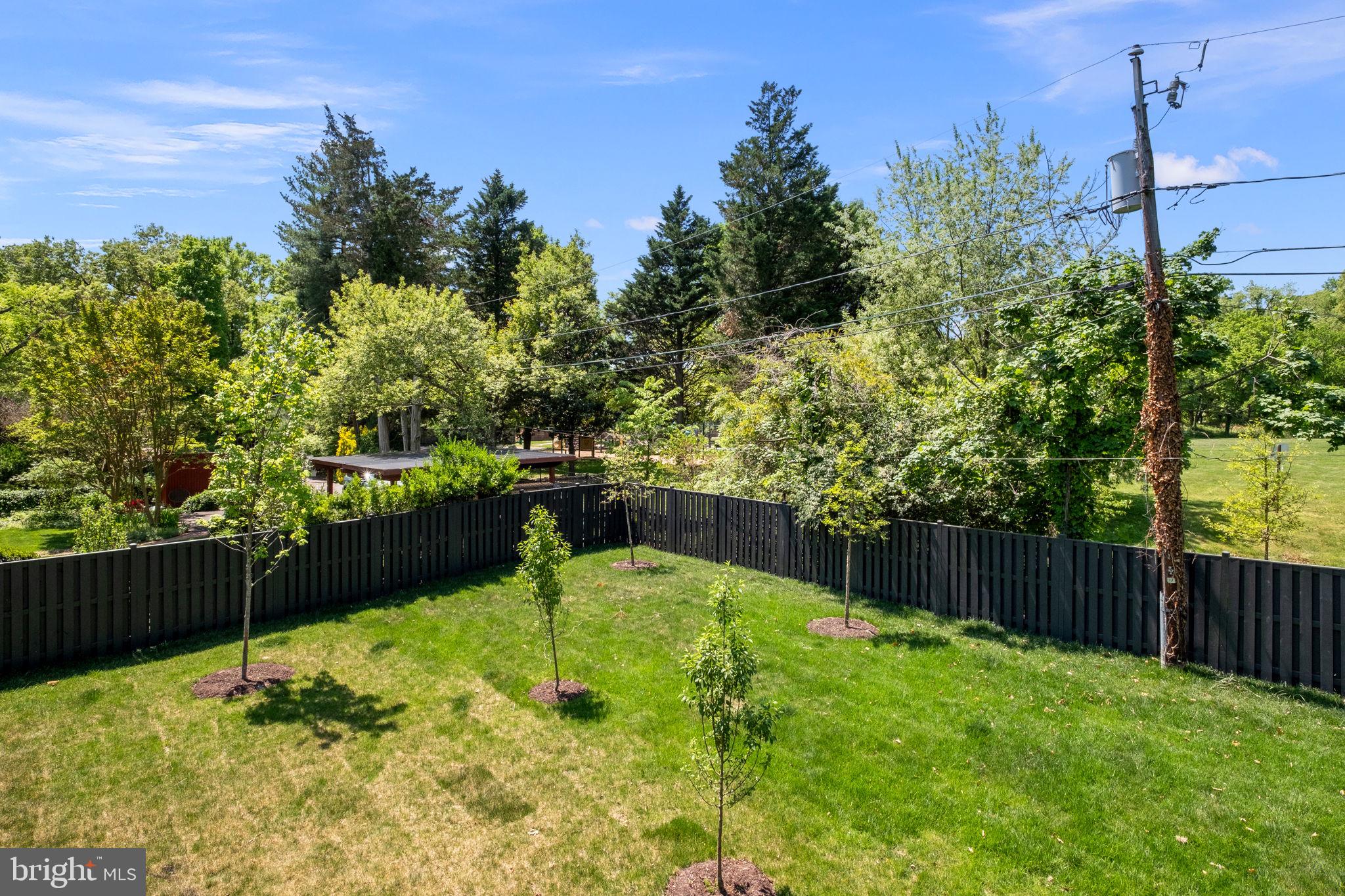 ARLINGWOOD - Residential