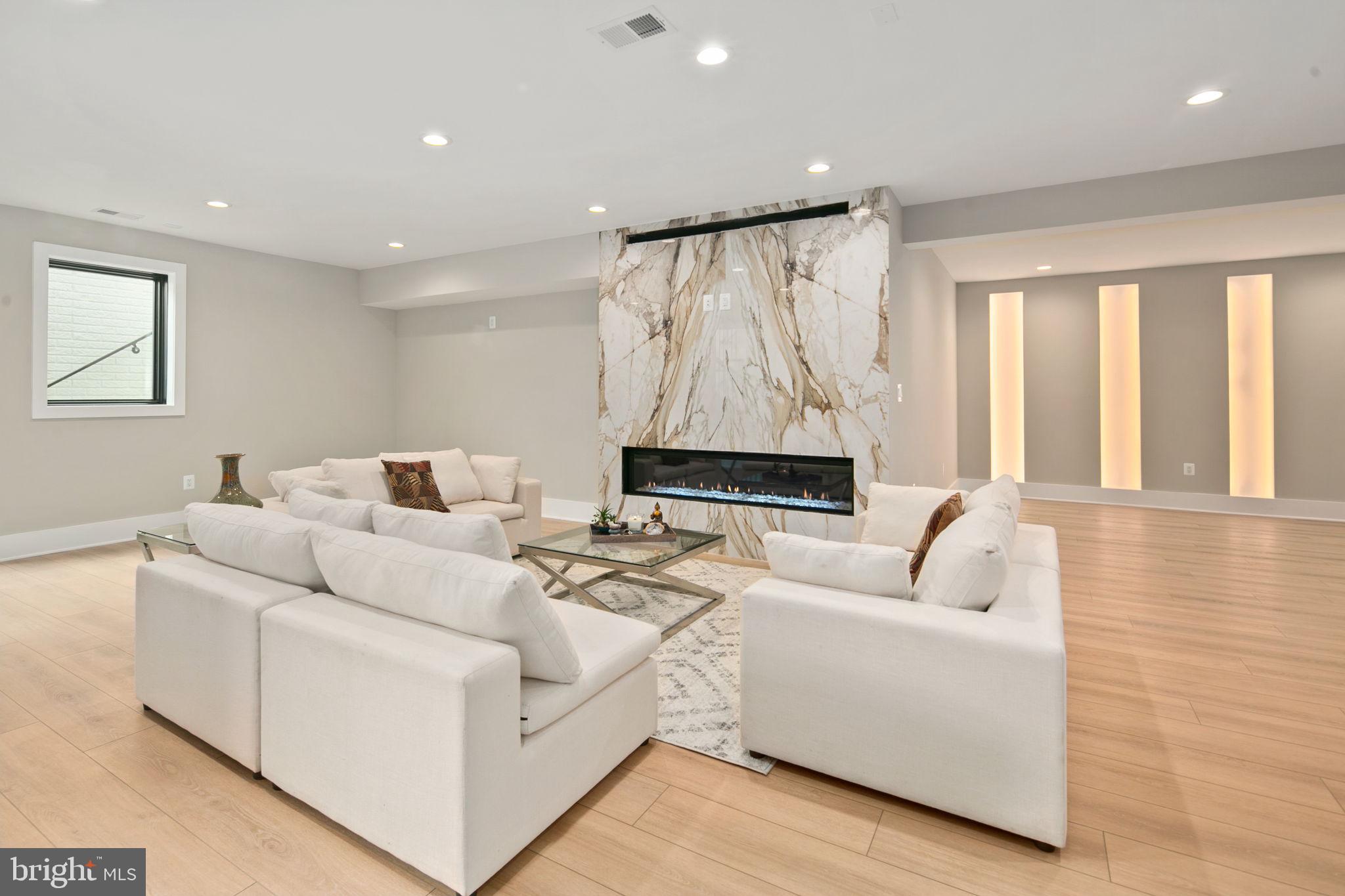 ARLINGWOOD - Residential