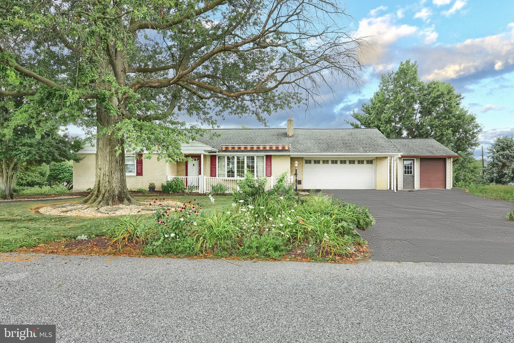 4318 BRIARWOOD COURT