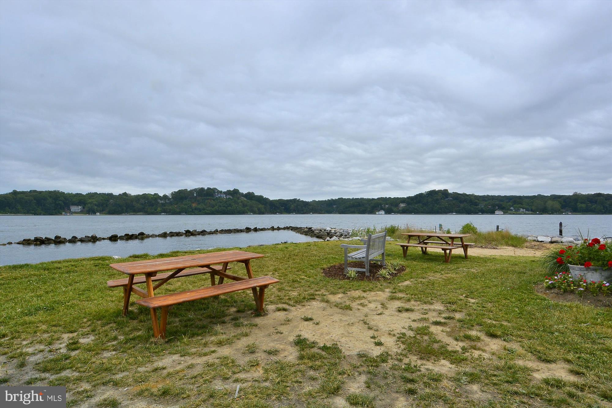 SHERWOOD FOREST - Residential