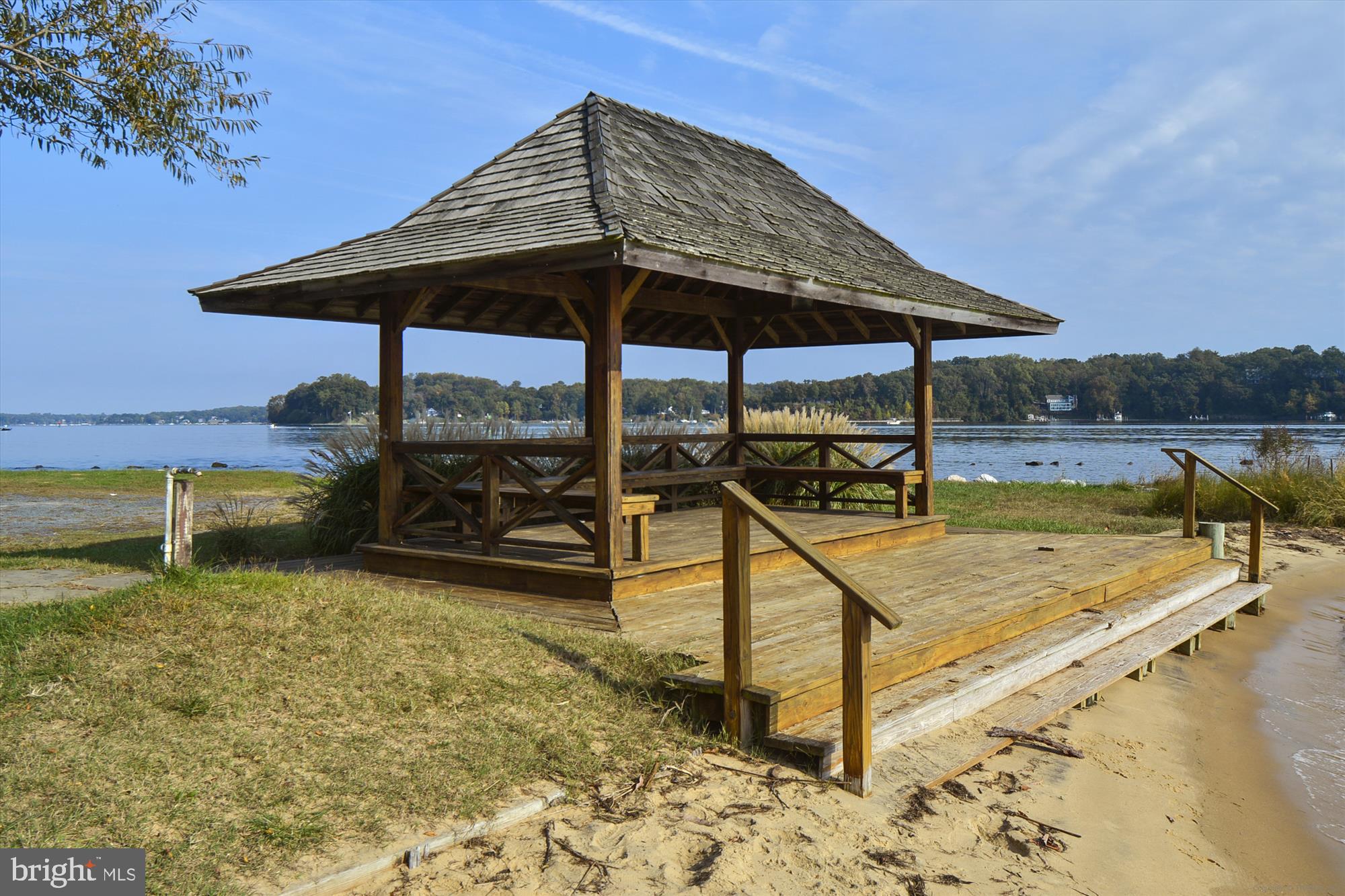 SHERWOOD FOREST - Residential