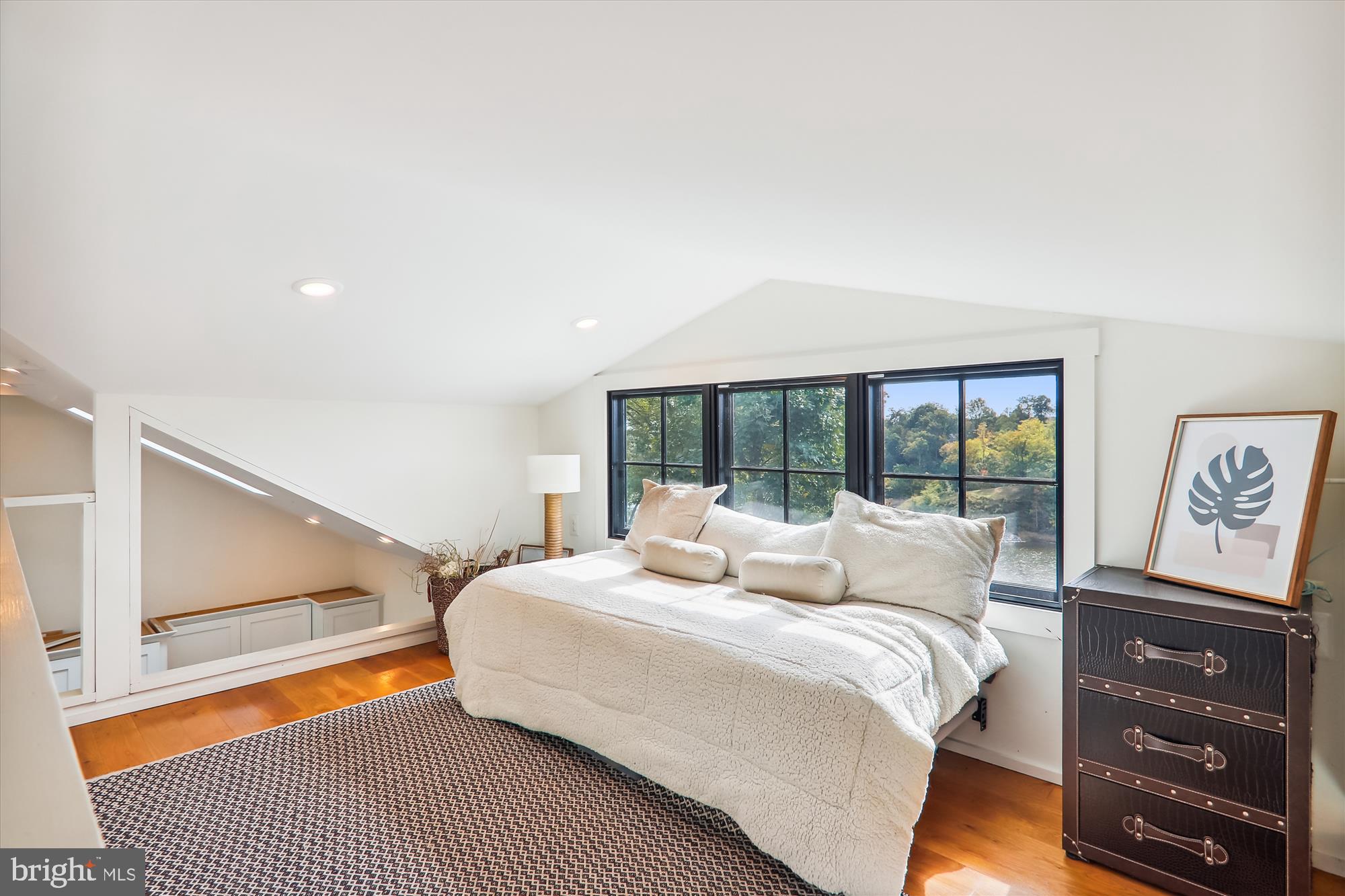 SHERWOOD FOREST - Residential