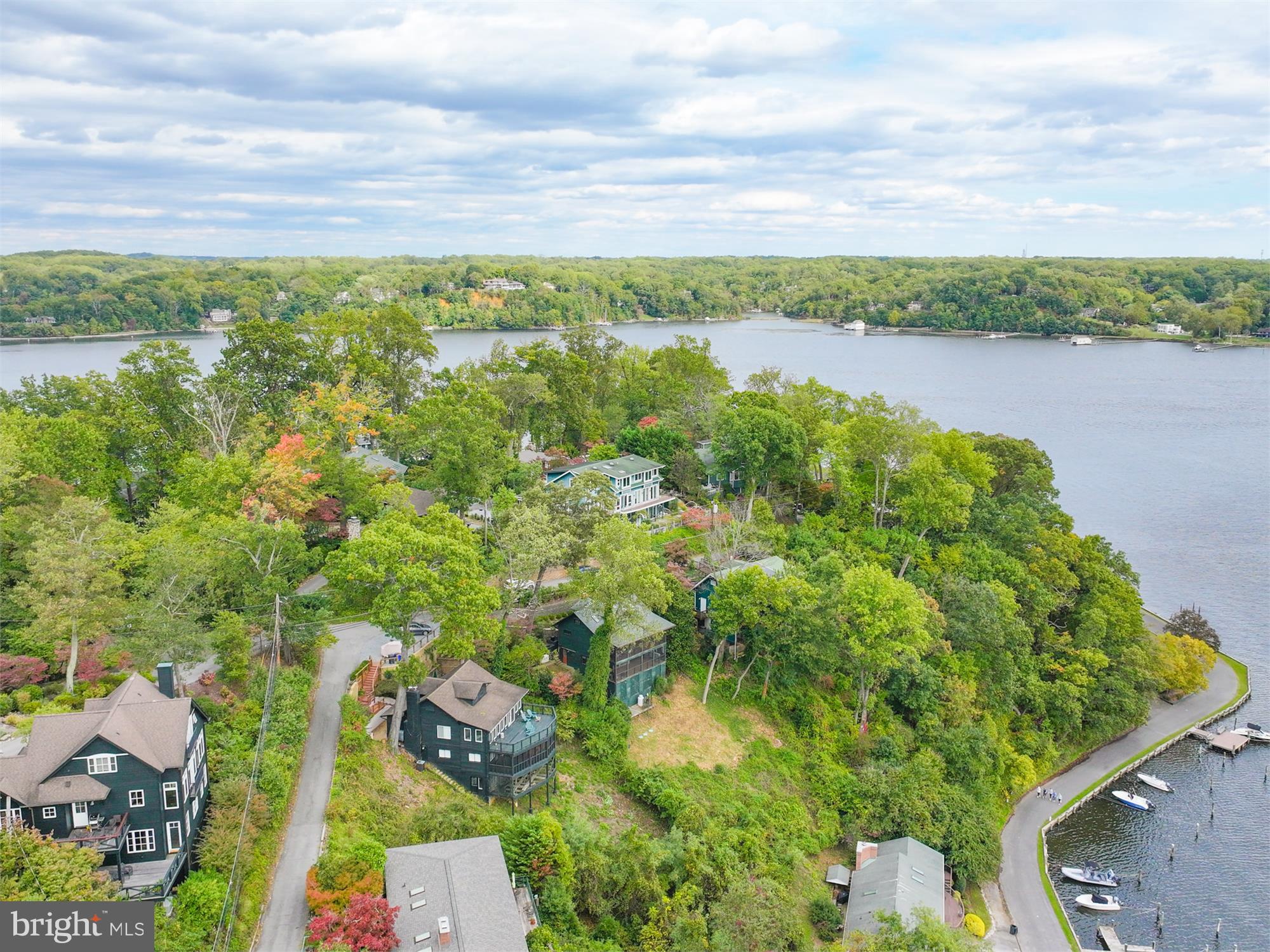 SHERWOOD FOREST - Residential