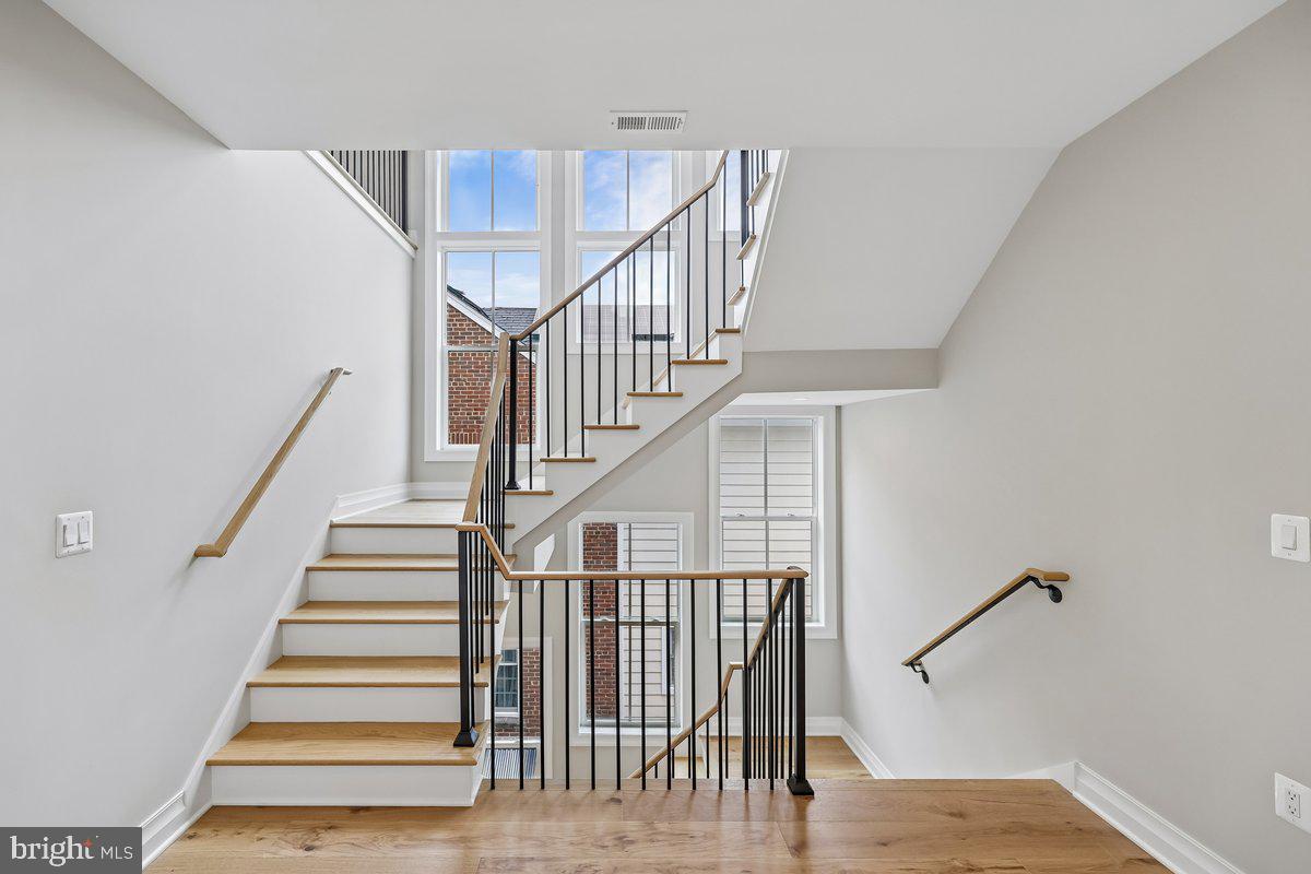 BARNABY WOODS - Residential