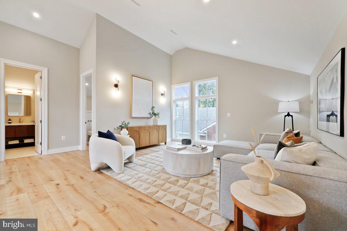 BARNABY WOODS - Residential
