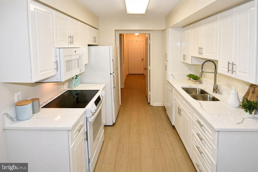 14809 PENNFIELD CIRCLE 415