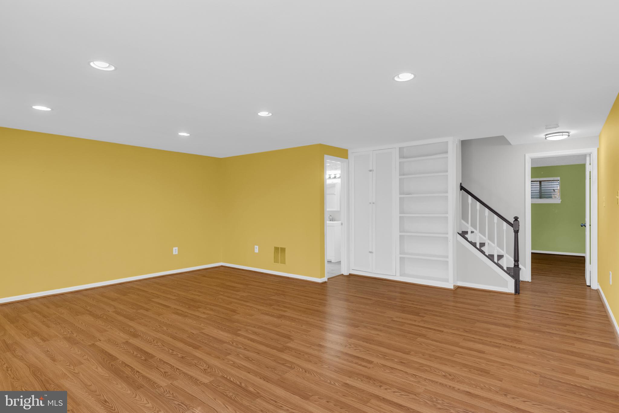 SPRINGFIELD OAKS - Residential